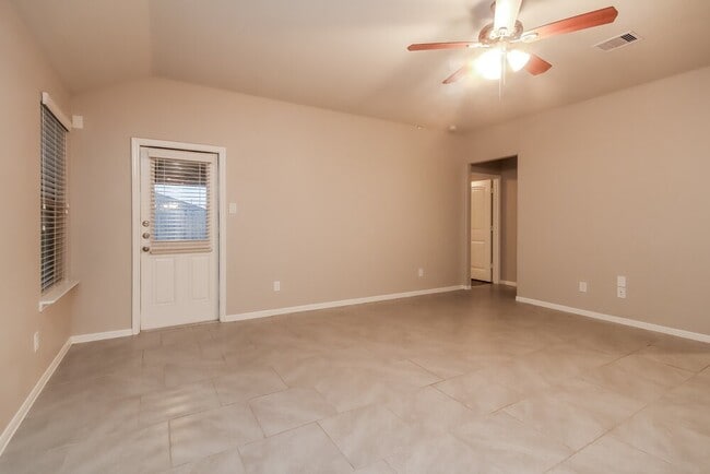 Photo - 407 Ashley Falls Ln