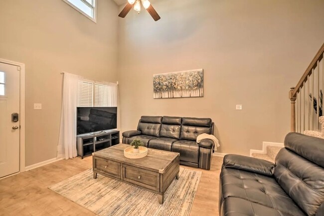 Photo - Pet Friendly Three Bedroom!