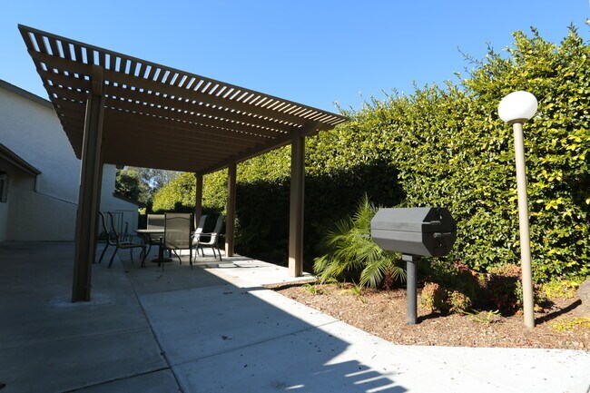 Vista Pacifica Apartments