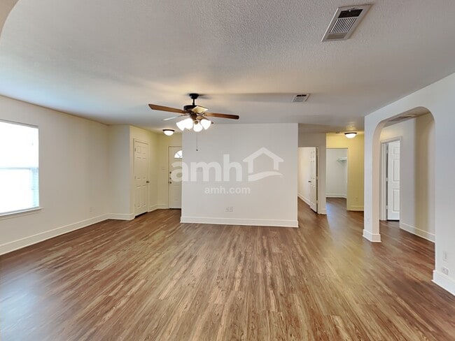 Photo - 1938 Cross Oaks Dr