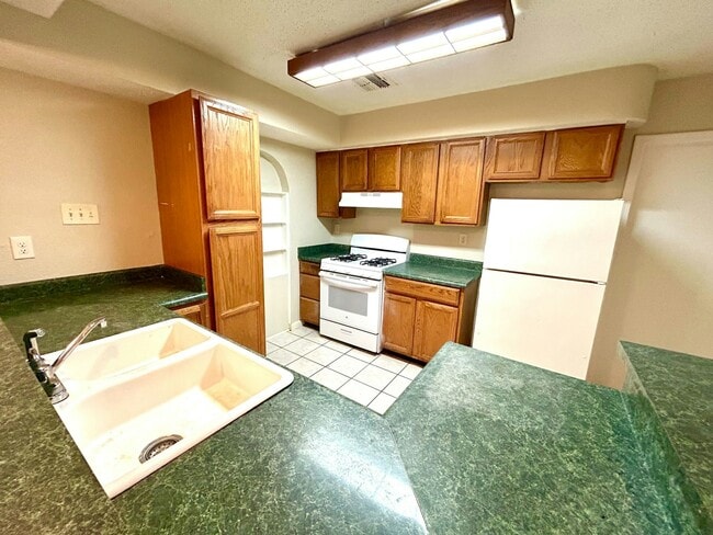 Photo - 4631 Argonne Dr