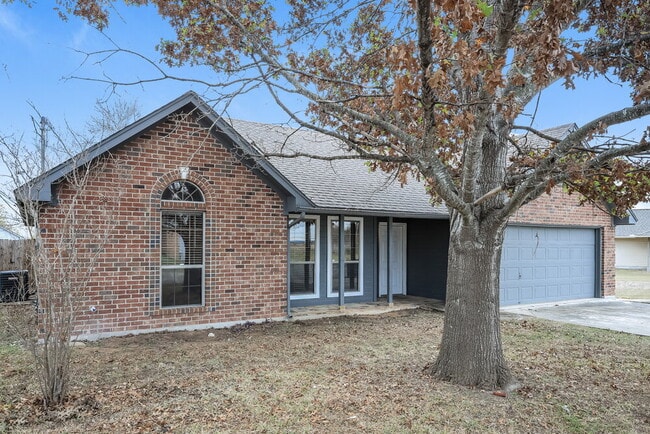 Photo - 819 Hueco Dr