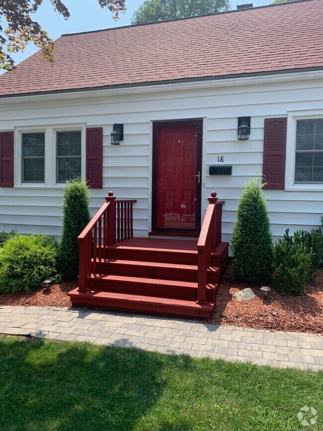 Building Photo - 18 Woodmont Rd Rental