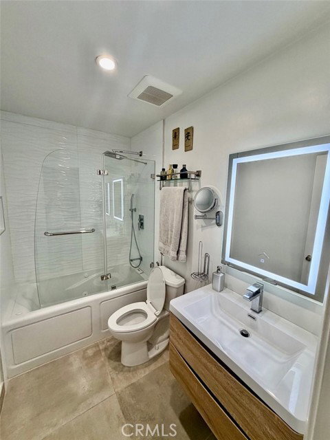 Photo - 21545 Erwin St