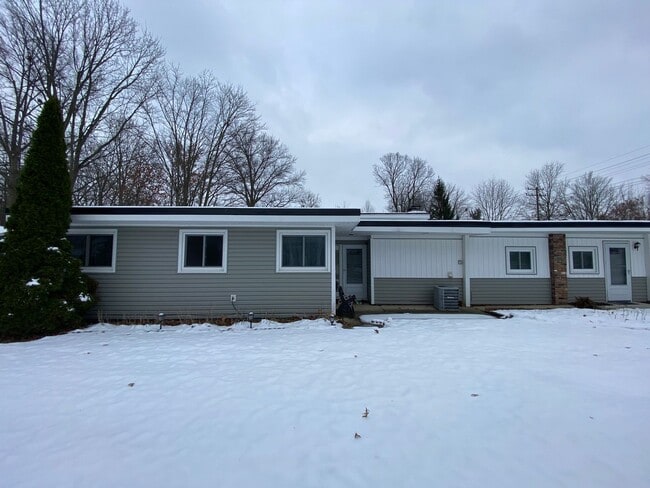 Photo - Beautiful 4-Bed, 2 Bathroom North Olmsted OH