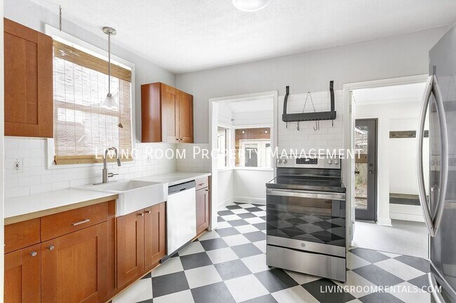 Photo - 8606 N Gloucester Ave