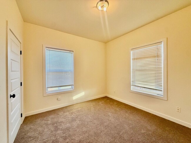 Photo - 1801 Russell Ave