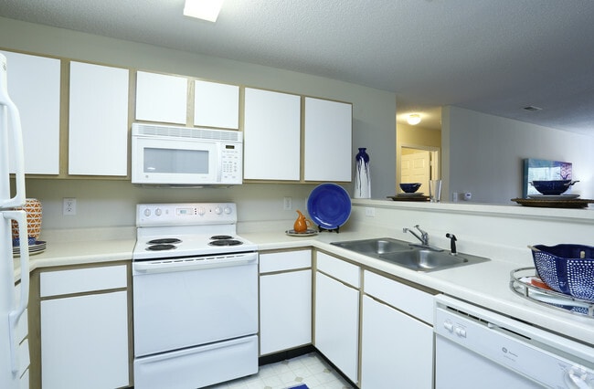 3BR, 2BA - 1341 SF Ocracoke- Kitchen