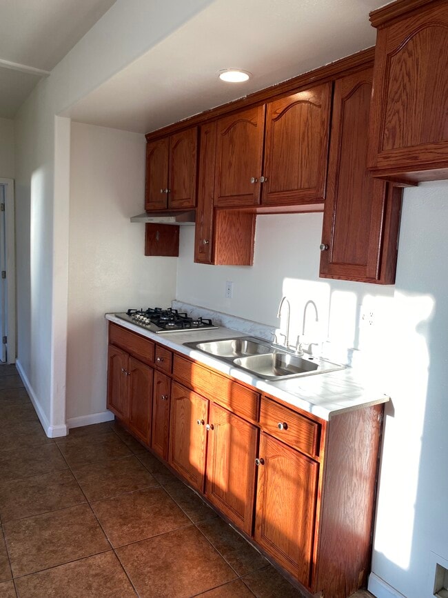 1079 Center St Unit 1