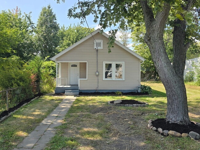 Building Photo - 3807 Chalmers Ave