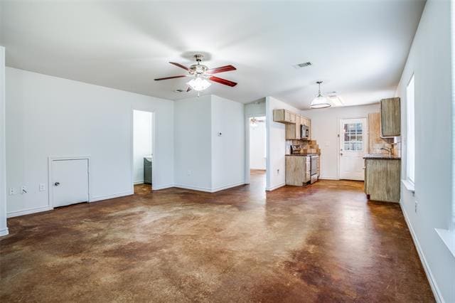Photo - 837 E College St