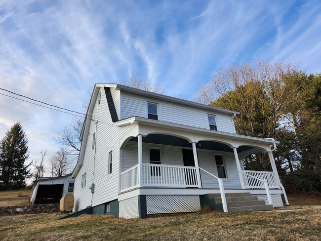 Photo - Large, Remodeled Single Family 4 BR House in Staunton