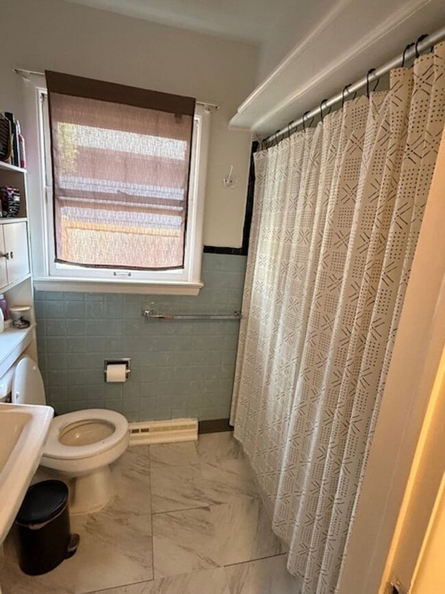 Photo - 2 bed 1 bath in great location