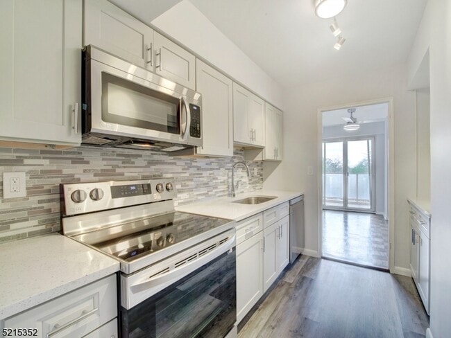 Building Photo - 377 S Harrison St Unit 4A