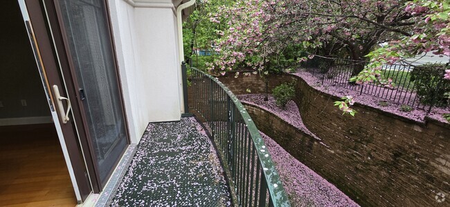 Building Photo - 558 E Merrimack St Unit 40 Rental