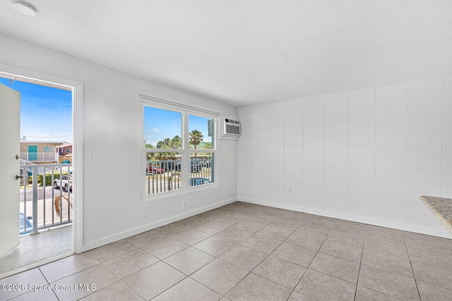 Photo - 420 Tyler Ave Unit 4-3