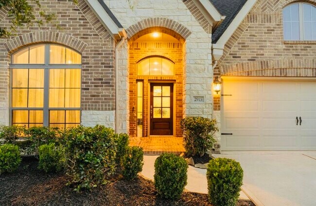 Photo - 2915 Finch Ct