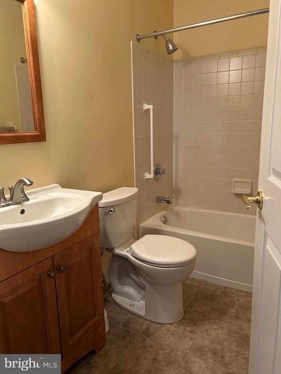 Photo - 88 Woolsey Ct