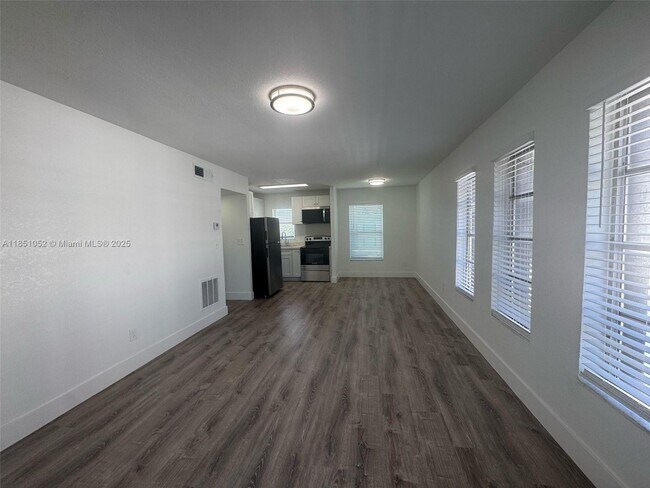 Building Photo - 2910 Pierce St Unit 210 Rental