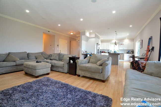 Photo - 164 Bigelow St Unit 2