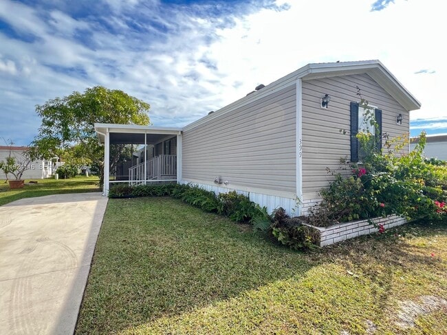 Building Photo - 35303 SW 180th Ave