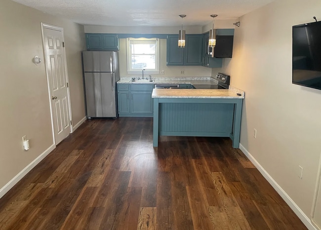 Building Photo - 844 State St Unit 35