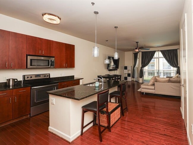 Photo - 711 Cosmopolitan Dr NE Unit 338