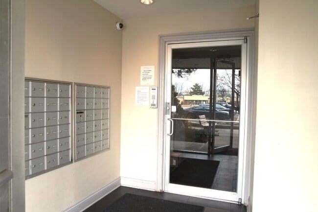 Photo - 10353 Dearlove Rd Unit 5E