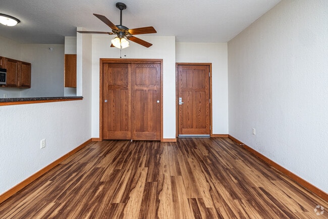 2BR, 1BA - 1076SF - Dining Room