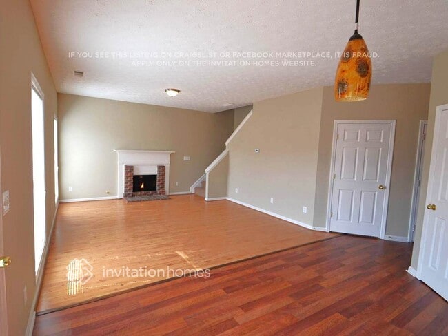 Photo - 940 Clairidge Ln SW