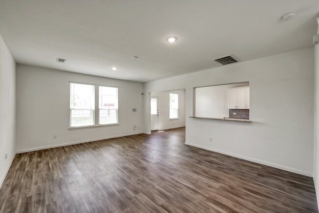 Photo - 7314 Madison Cmns Ln