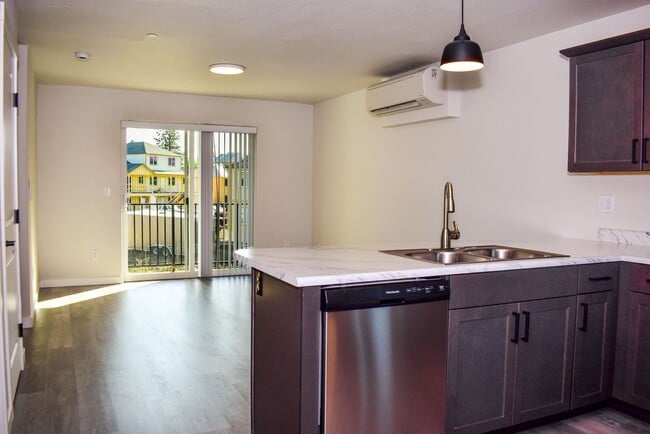 1987 Sky Park Dr Unidad 1987 Sky Park Dr #6 L & P