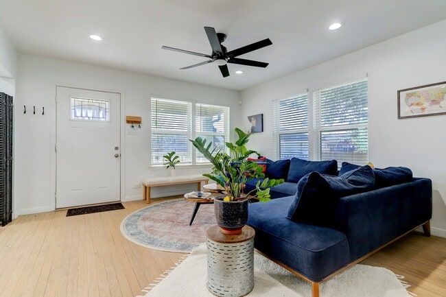 Photo - 4801 Avenue H