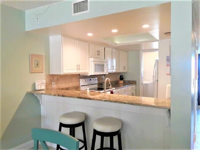 Photo - 8494 Ridgewood Ave Unidad 4304