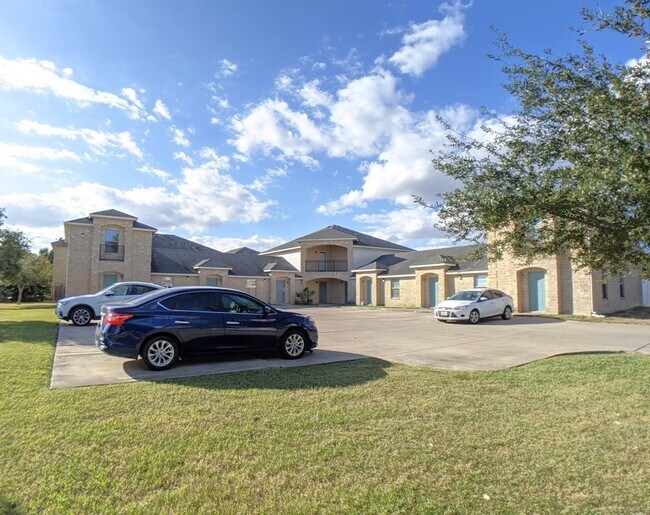 Photo - 701 Sonesta Ct Unit #4