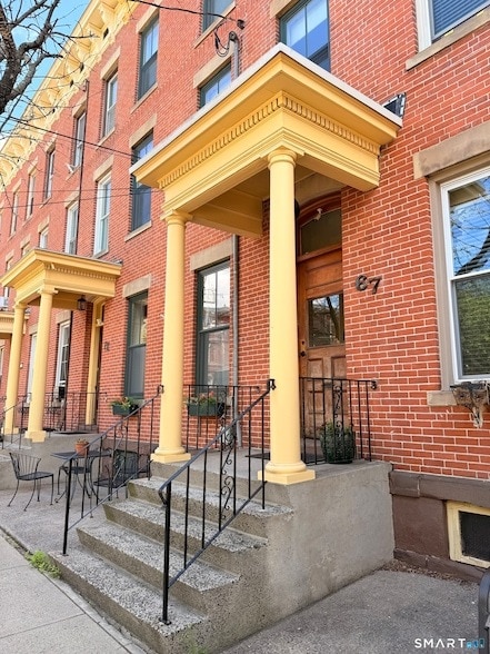 Building Photo - 67 Warren St