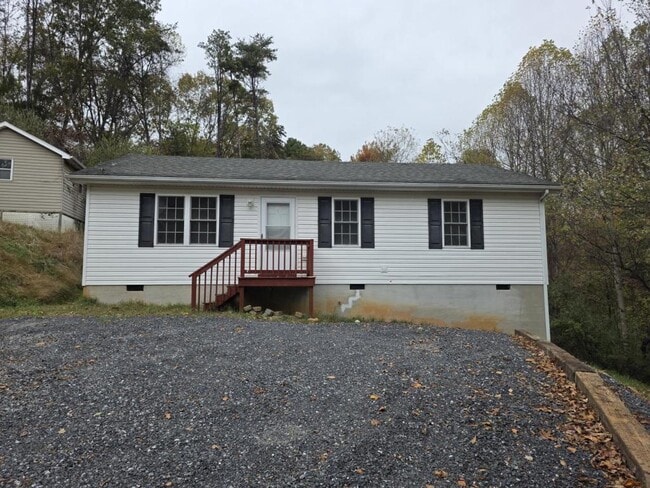 Building Photo - 550 Reids Hill Rd Rental