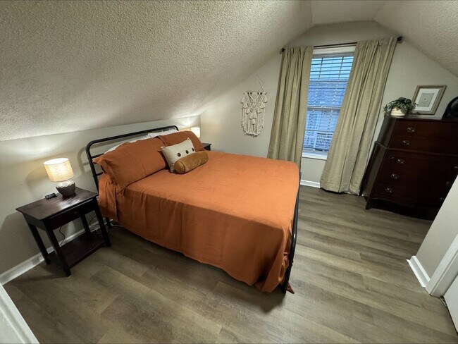 Photo - 913 Bagwell Dr Unit A