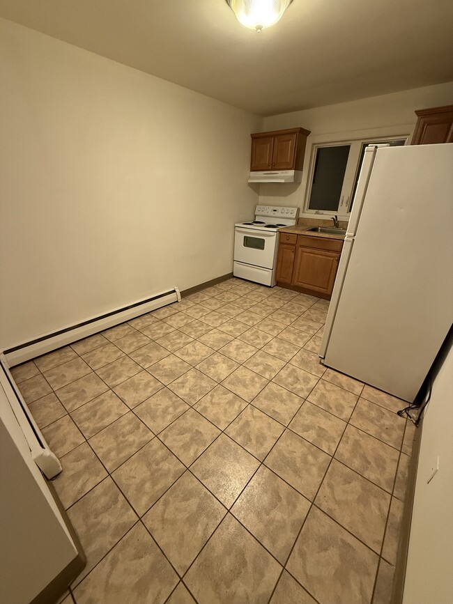 Photo - 999 Raritan Rd