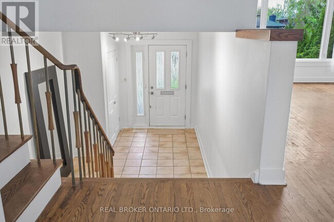 Photo - 77 Norgrove Crescent