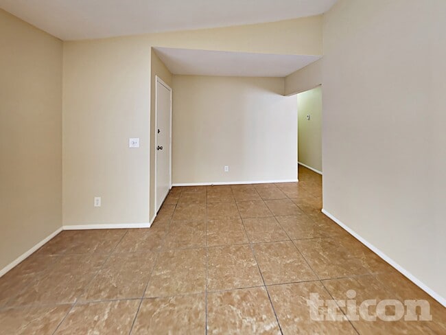 Photo - 5532 Spencer St