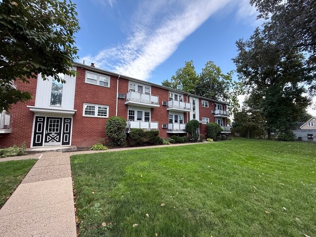 Building Photo - 30 S Henry St Unit 1G Rental