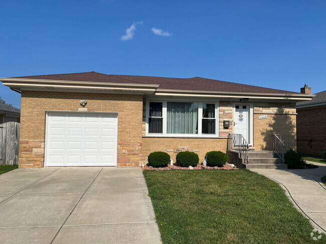 Building Photo - 8809 Oleander Ave Rental