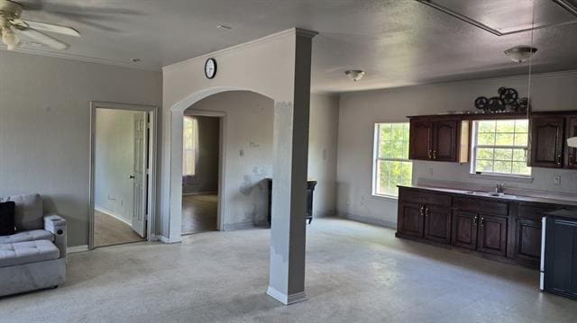 Building Photo - 609 Elwayne Ave
