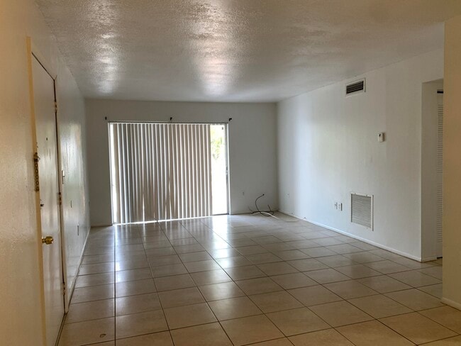 Photo - 431 Executive Center Dr Unit 206