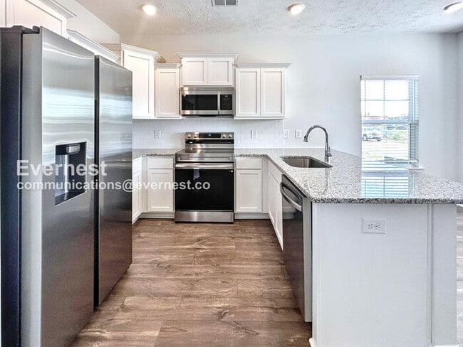 Photo - 328 Raines Ct