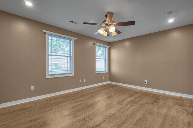 Photo - Cozy 2 Bedroom, 1 Bathroom Home in Manches...