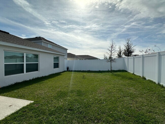 Photo - 4 Bedroom 2 bathroom in Haines City