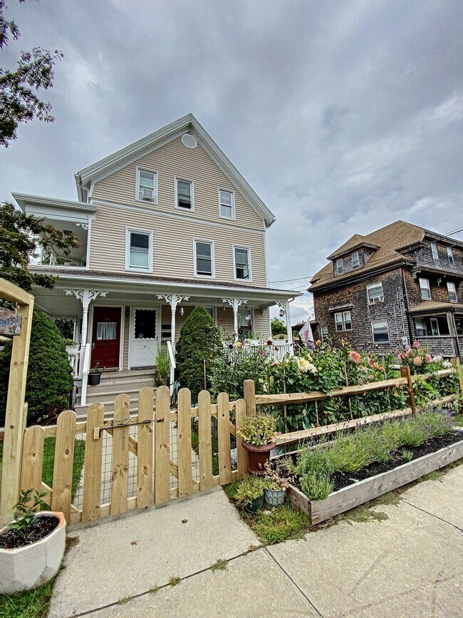 Photo - 13 Lester Ave Apartments Unit 3