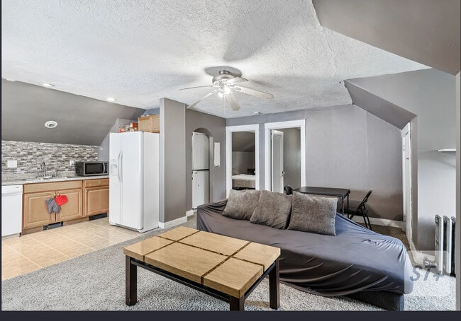 Photo - 624 Frayne St Unit Apt #2